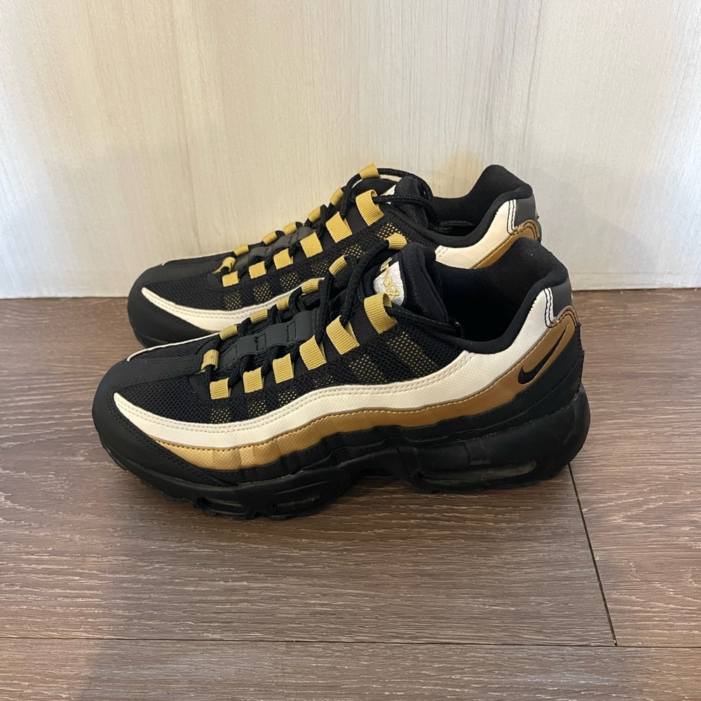 AIR MAX 95 OG BLACK METALLIC GOLD